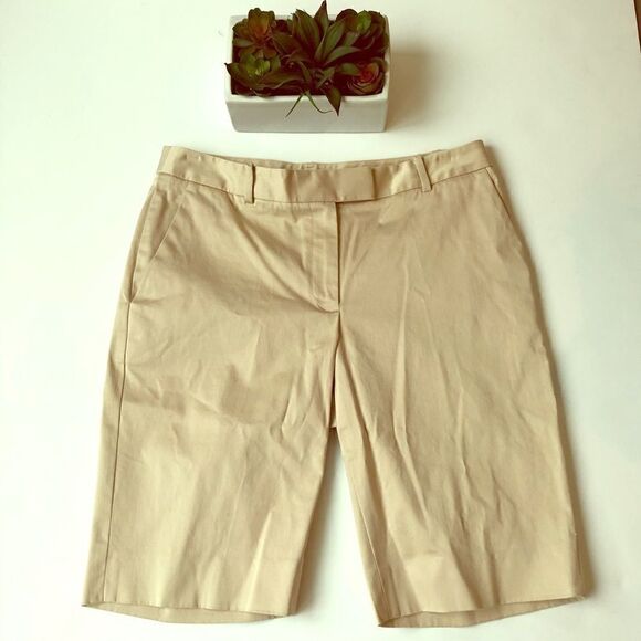 Brooks Brothers Bermuda Khaki Shorts Sz 6 - Picture 1 of 10